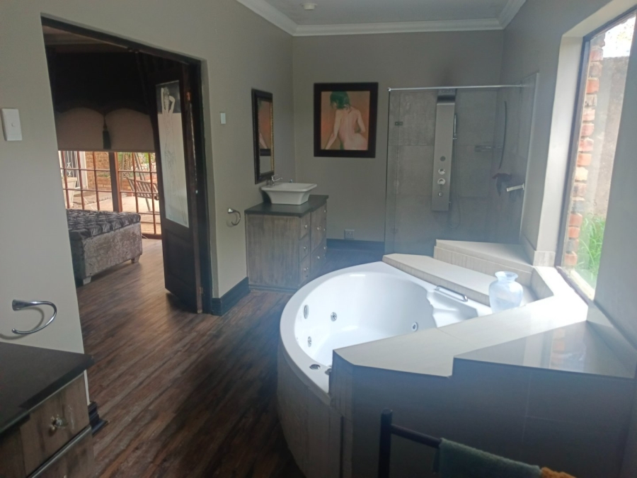 To Let 4 Bedroom Property for Rent in Riebeeckstad Free State